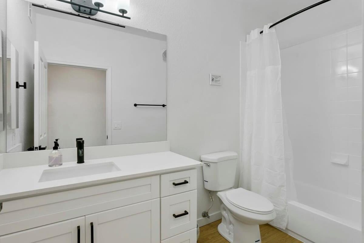 Cozysuites Glendale By The Stadium With Pool 02 Buitenkant foto
